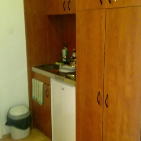 Hostel Eszterhazy Karoly Egyetem *