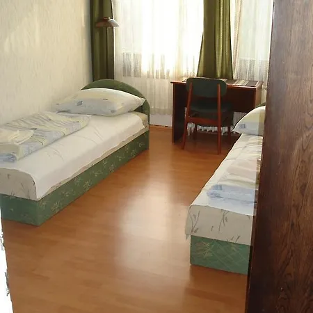 Hostel Eszterhazy Karoly Egyetem Έγκερ