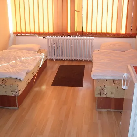 Hostel Eszterhazy Karoly Egyetem Έγκερ
