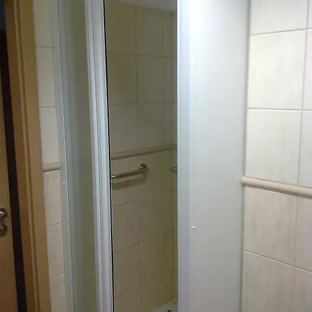 Eszterhazy Karoly Egyetem Hostel *