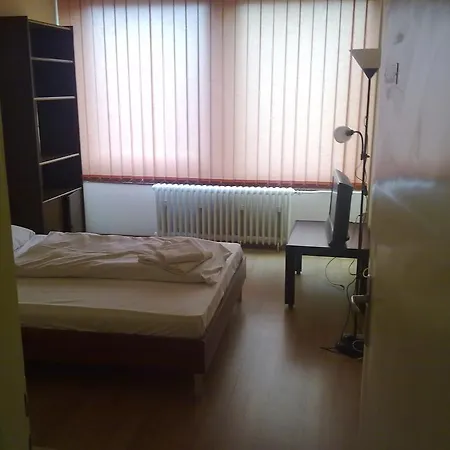 Hostel Eszterhazy Karoly Egyetem *