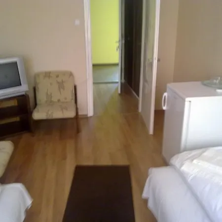 Eszterhazy Karoly Egyetem Hostel *