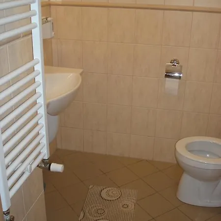 Eszterhazy Karoly Egyetem Hostel