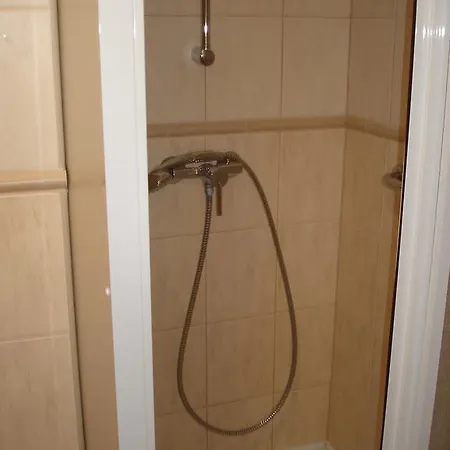 Hostel Eszterhazy Karoly Egyetem *